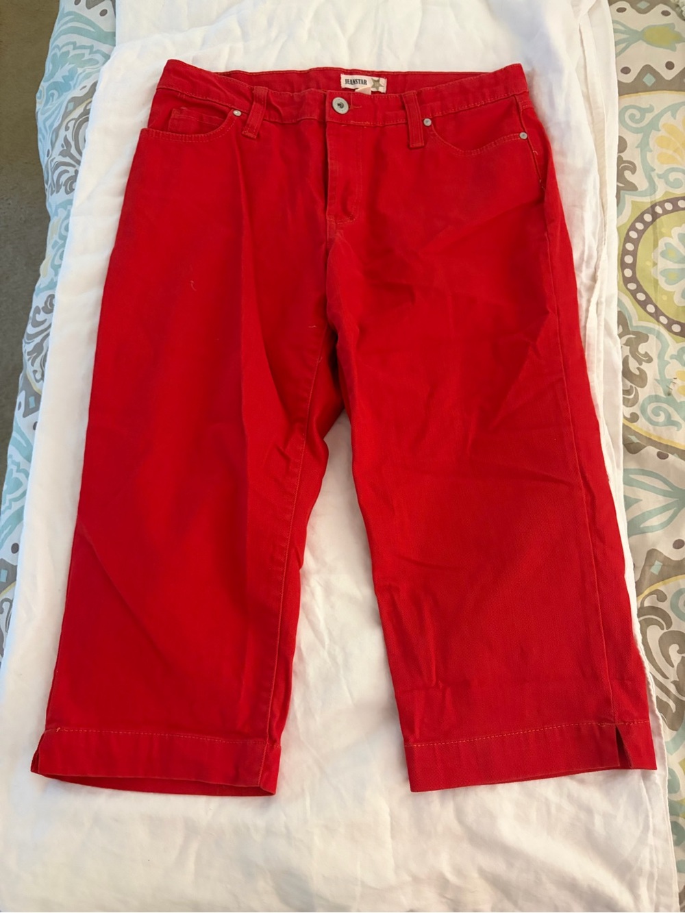 jeanstar Red Cropped Capri Jeans